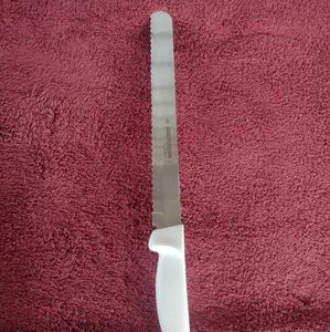 Dexter Basics 10 inch Scalloped Slicer Bread Knife
